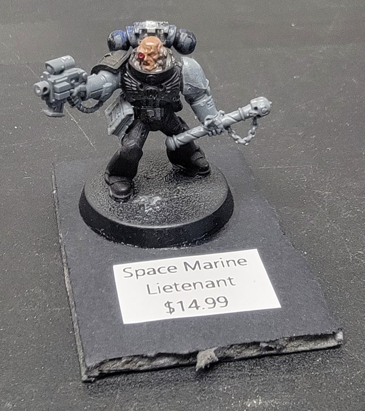 Used Space Marine Lietenant | Gear Gaming Fayetteville